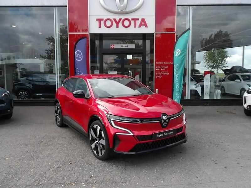 Rouge Utilisé 2022 Renault Mégane Techno SUV | 25 590 € (Prix assez cher) - Image 1/4