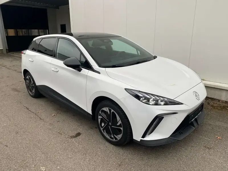 Blanc Utilisé 2023 MG MG4 EV Luxury Citadine | 27 990 € (Prix juste) - Image 1/4