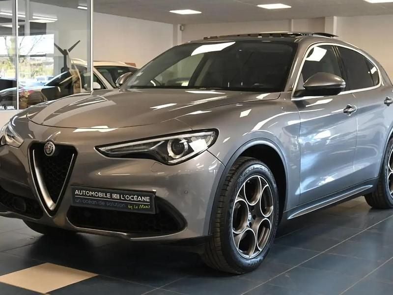 Gris Utilisé 2018 Alfa Romeo Stelvio Lusso SUV | 27 759 € (Prix juste) - Image 1/4