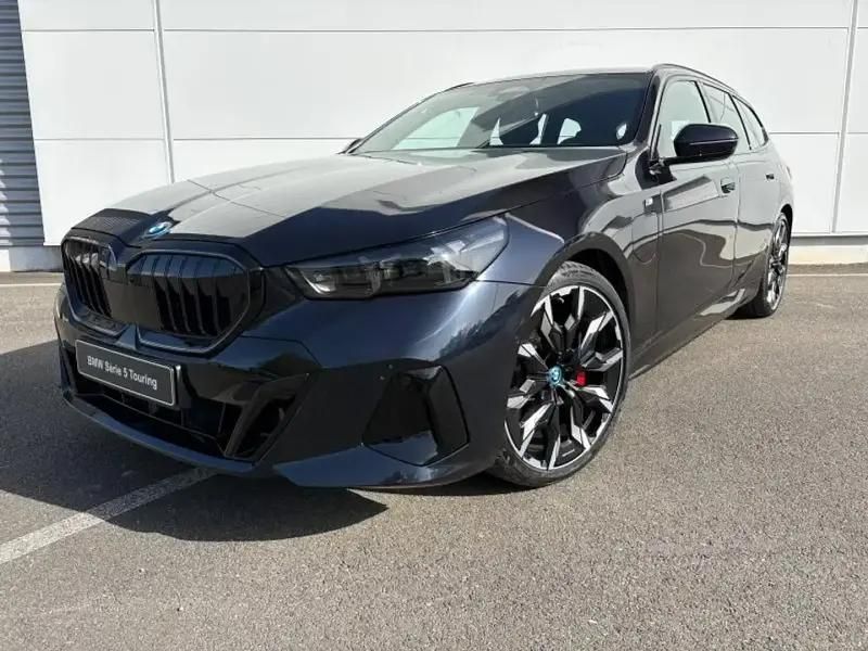 Noir Nouvelle 2025 BMW 530 M Sport Break | 96 300 € (Prix juste) - Image 1/4