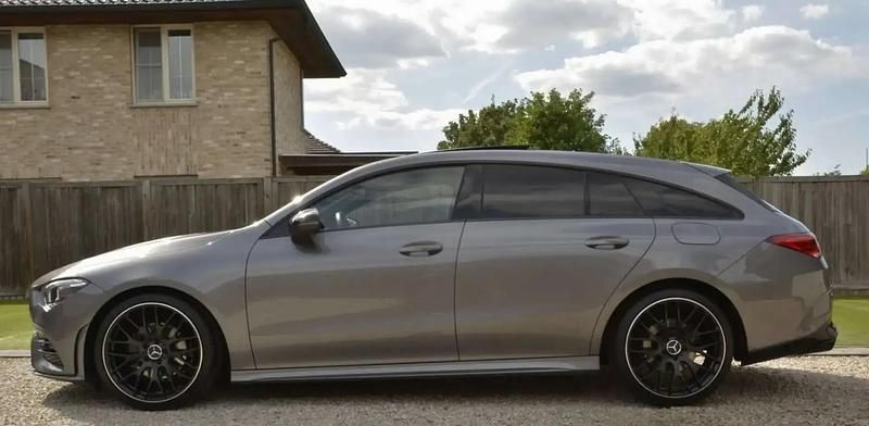 Bleu Utilisé 2020 Mercedes CLA180 AMG Berline | 28 950 € (Prix juste) - Image 1/4