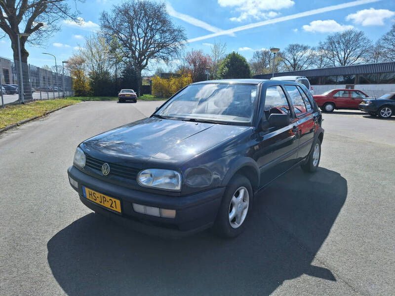 Noir Utilisé 1994 VW Golf III Berline | 990 € - Image 1/4