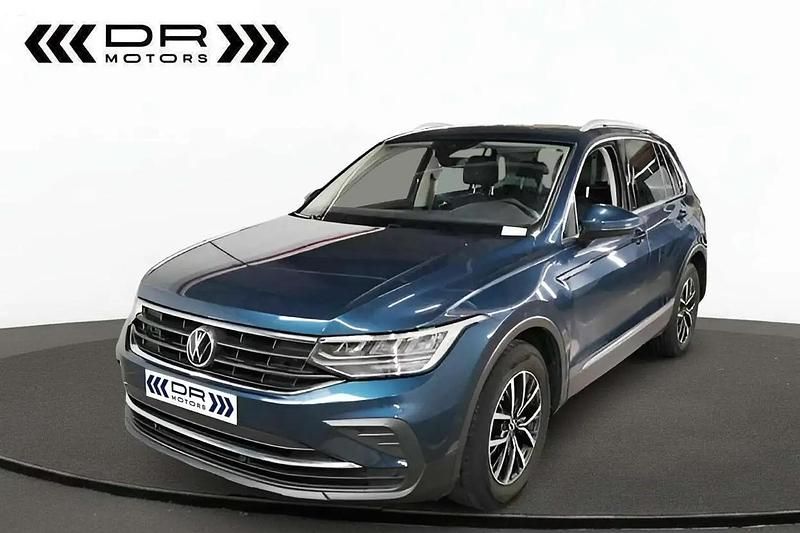 Bleu Occasion 2021 VW Tiguan Life SUV | 23 995 € (Prix assez cher) - Image 1/4