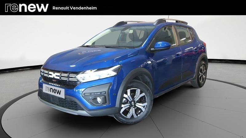 Bleu Utilisé 2024 Dacia Sandero Expression Citadine | 17 000 € (Prix assez cher) - Image 1/4