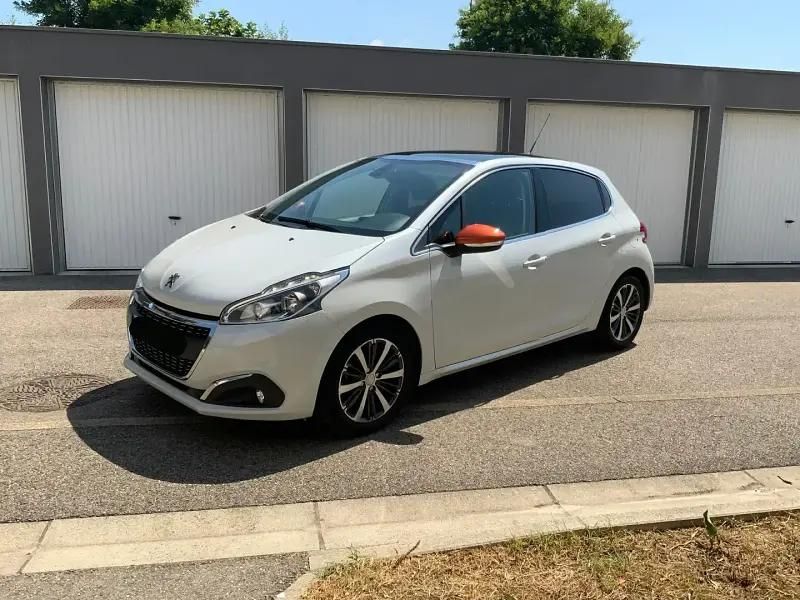 Utilisé 2017 Peugeot 208 Roland Garros Citadine | 10 990 € (Prix juste) - Image 1/4