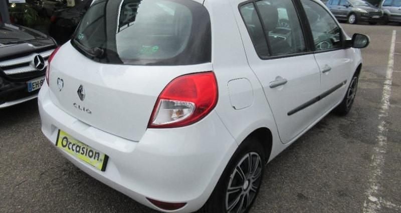 Occasion Renault Clio III Expression 75 ch (55 kW) 2011 Citadine