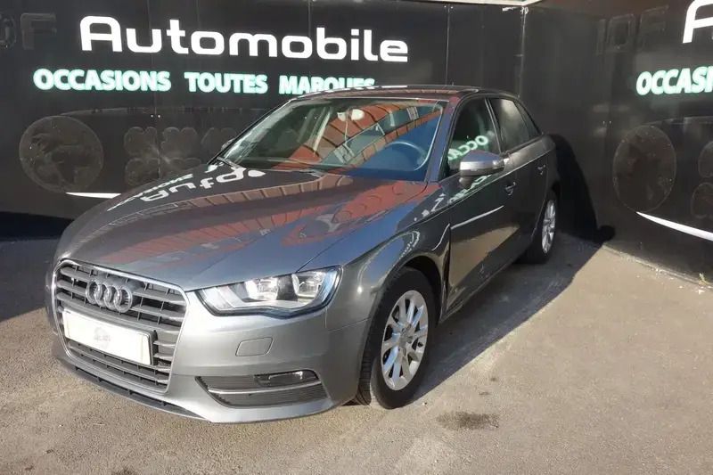 Gris Utilisé 2015 Audi A3 Attraction Berline | 11 490 € (Prix cher) - Image 1/4