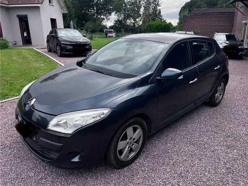 Utilisé 2009 Renault Mégane III Expression Berline | 6 300 € (Prix juste) - Image 1/4