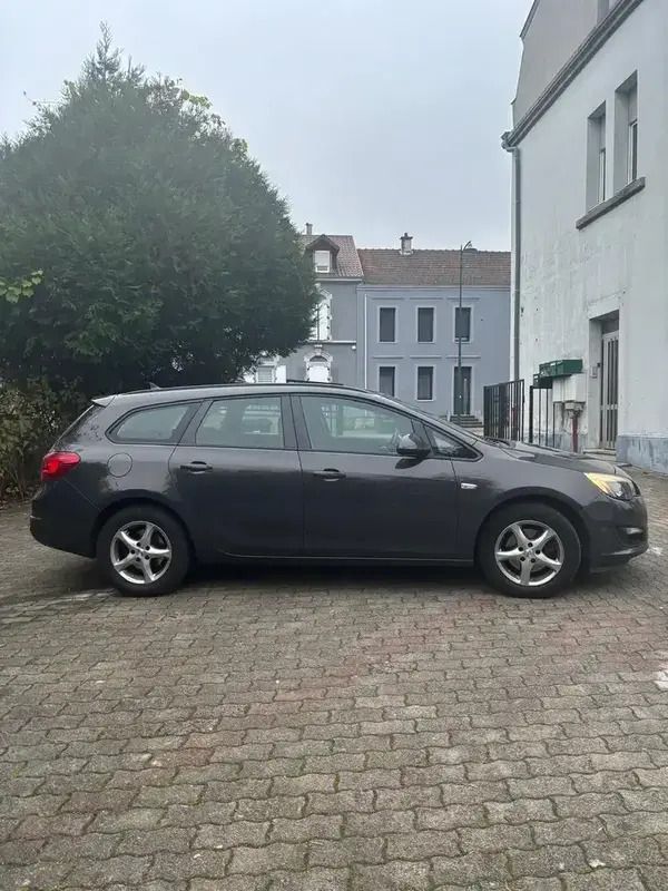 Utilisé 2015 Opel Astra Break | 6 350 € - Image 1/4
