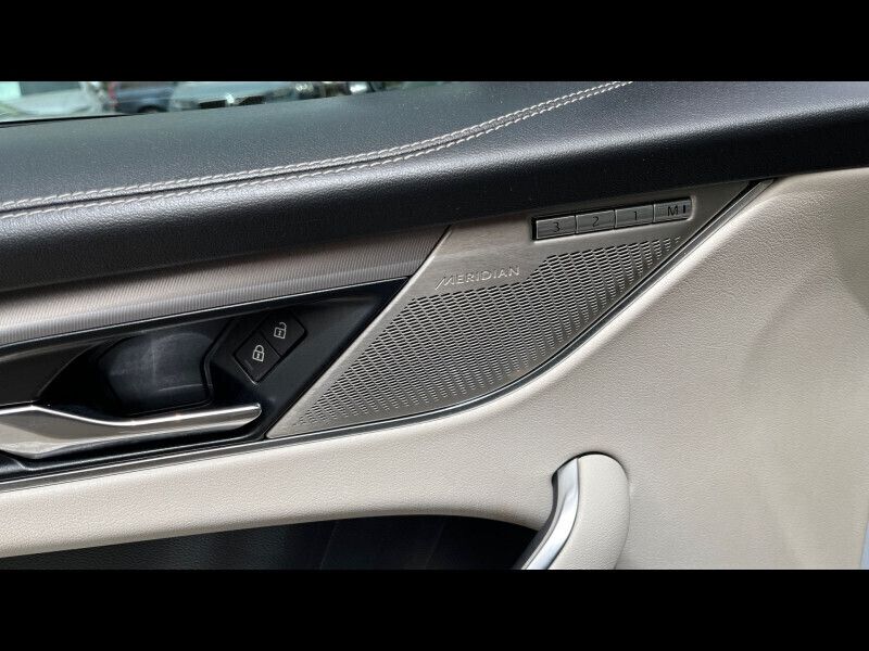 Image 4/4