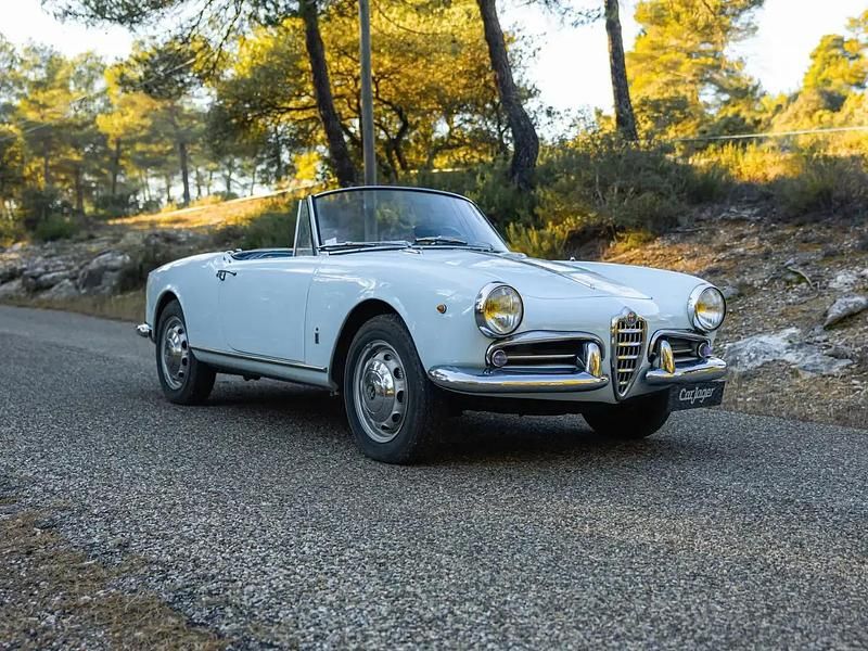 Bleu Occasion 1960 Alfa Romeo Giulietta Veloce Cabriolet | 54 900 € - Image 1/4