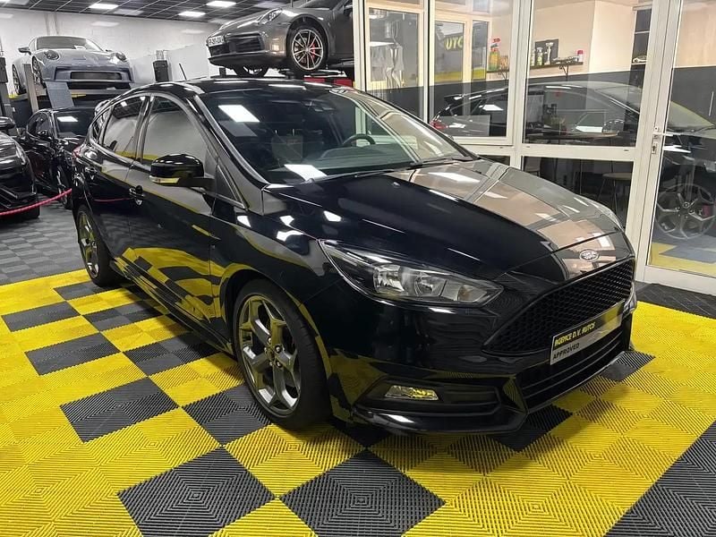 Noir Occasion 2018 Ford Focus S Berline | 23 990 € (Prix juste) - Image 1/4