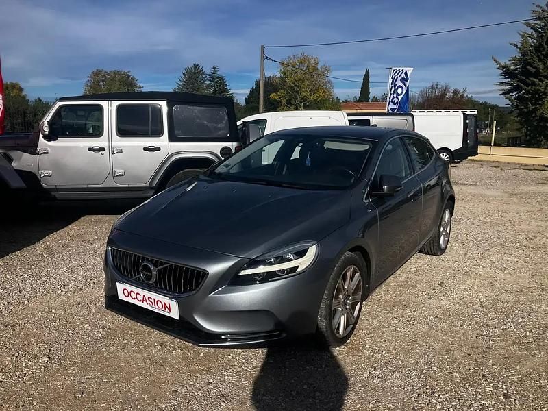 Gris Occasion 2016 Volvo V40 Inscription Berline | 12 500 € (Prix juste) - Image 1/4