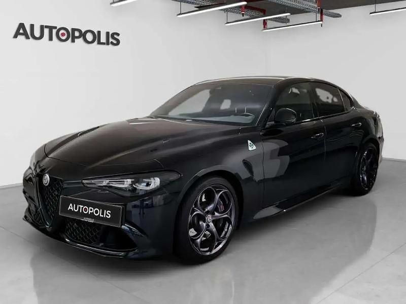 Noir Utilisé 2024 Alfa Romeo Giulia Quadrifoglio Verde Berline | 75 887 € (Prix cher) - Image 1/4
