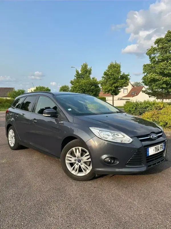 Utilisé 2013 Ford Focus Trend Berline | 4 500 € (Prix juste) - Image 1/4