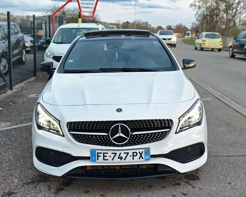 Blanc Occasion 2019 Mercedes CLA200 Shooting Brake AMG line Break | 13 700 € (Super prix) - Image 1/4