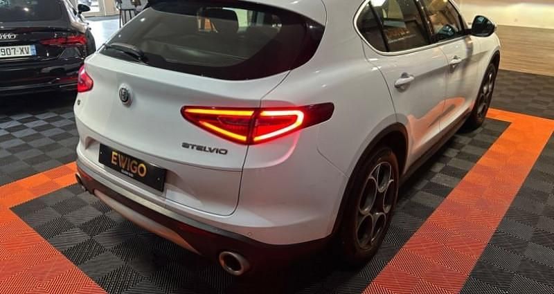 Occasion Alfa Romeo Stelvio Executive 209 ch (153 kW) 2017 Blanc SUV