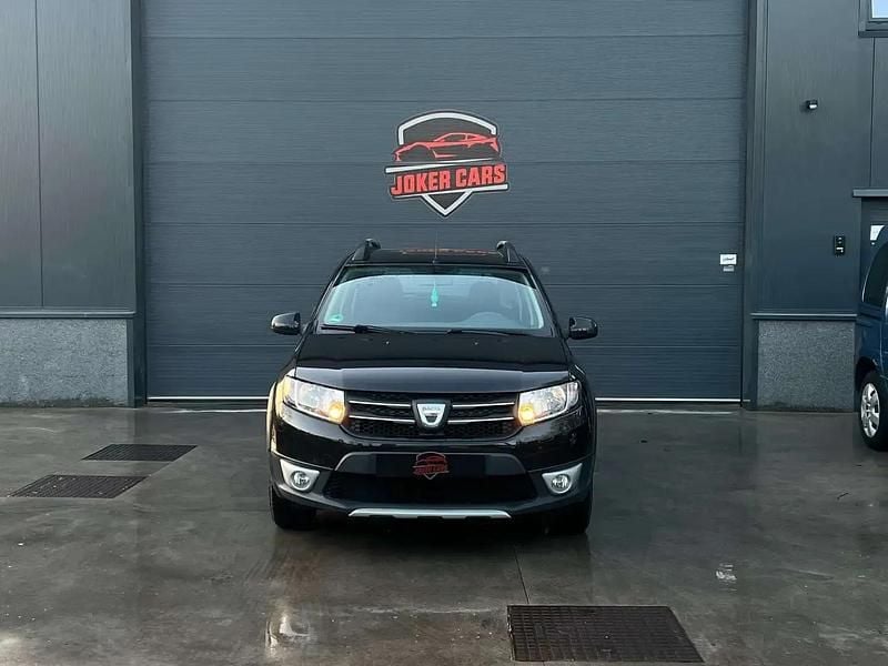 Noir Utilisé 2015 Dacia Sandero Stepway Citadine | 6 650 € (Bon prix) - Image 1/4