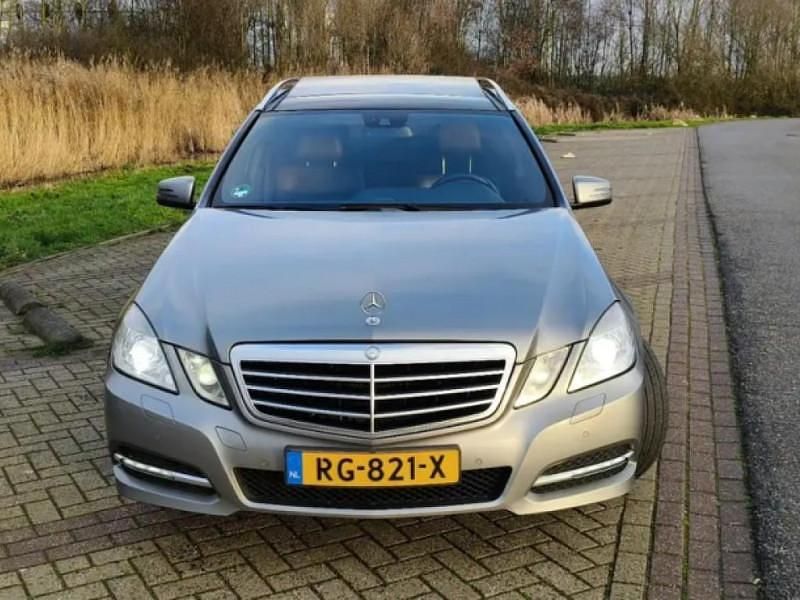 Occasion 2012 Mercedes E220 Berline | 7 250 € - Image 1/4