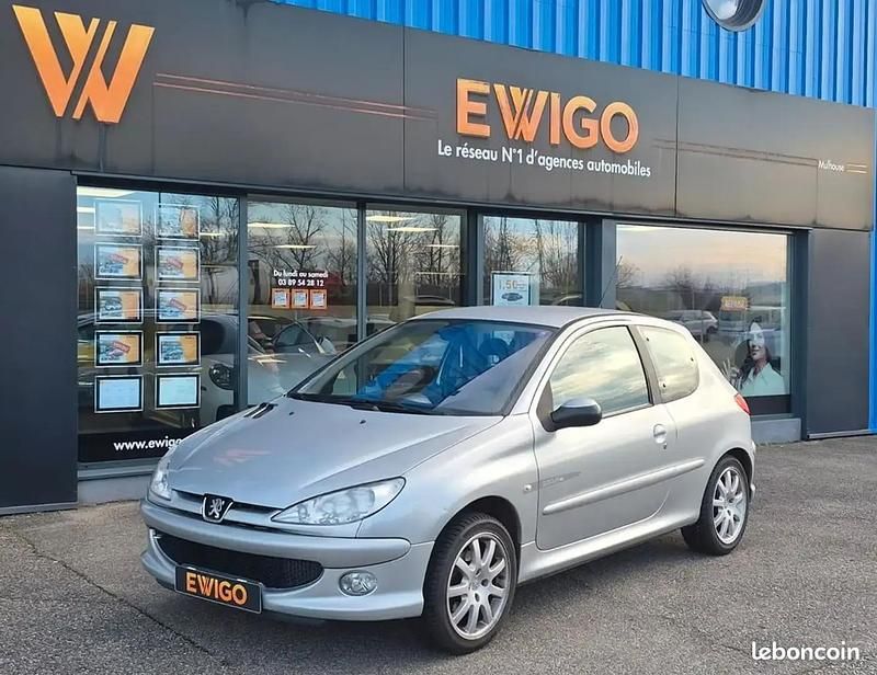 Gris Occasion 2005 Peugeot 206 Berline | 4 390 € (Prix juste) - Image 1/4