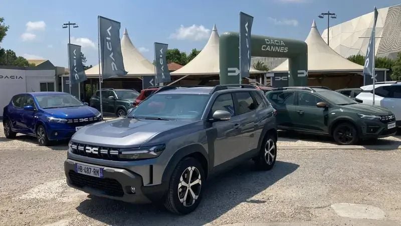 Gris Utilisé 2025 Dacia Duster Journey SUV | 28 500 € - Image 1/3