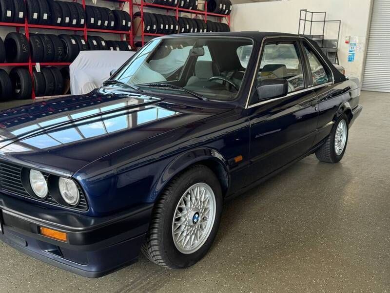 Occasion BMW 316 99 ch (72 kW) 1990 Bleu Cabriolet