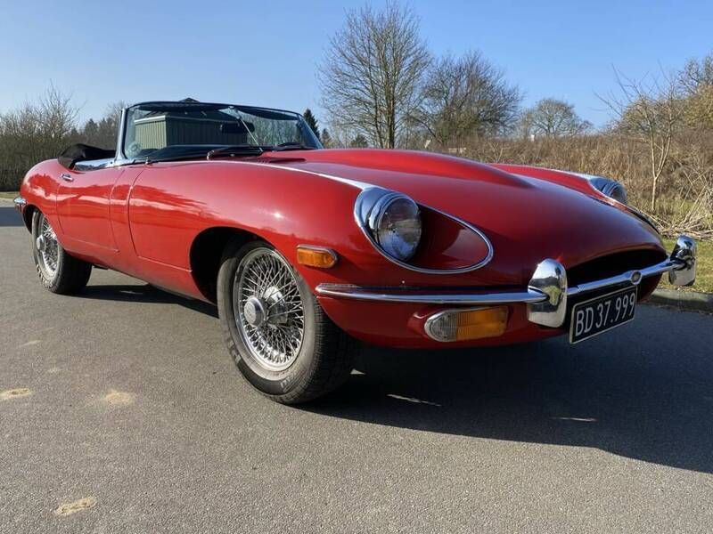 Rouge Utilisé 1969 Jaguar E-Type Cabriolet | 65 000 € - Image 1/4