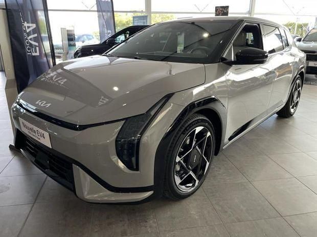 Blanc Utilisé 2025 Kia EV4 2 Citadine | 41 890 € - Image 1/4