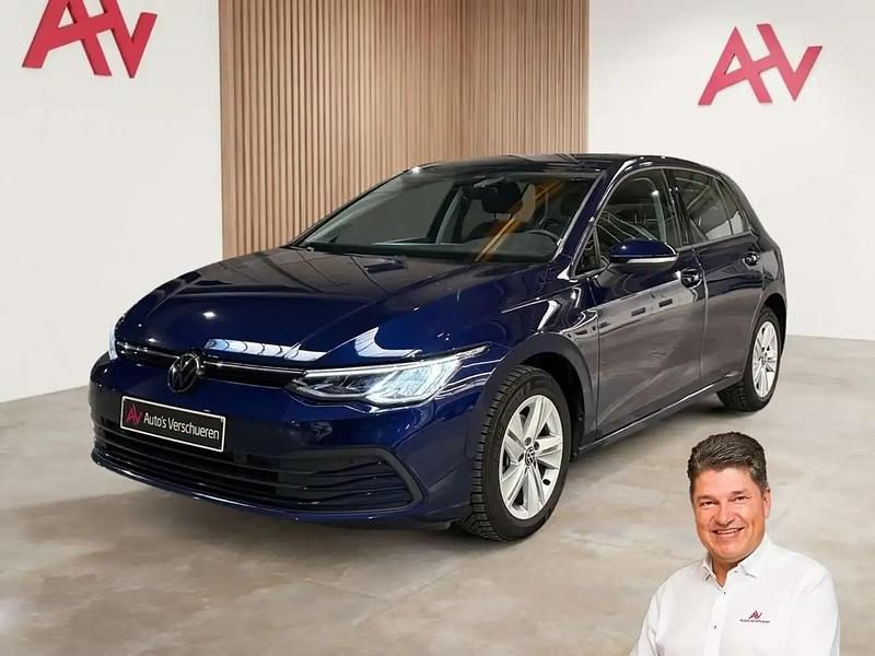 Bleu Occasion 2023 VW Golf Life Berline | 24 990 € (Bon prix) - Image 1/4