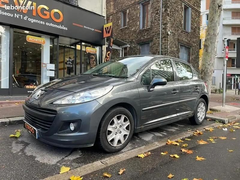 Gris Utilisé 2014 Peugeot 207 Active Berline | 6 990 € (Prix assez cher) - Image 1/4