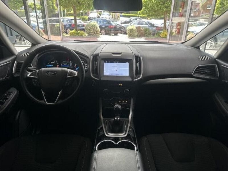 Image 2/4