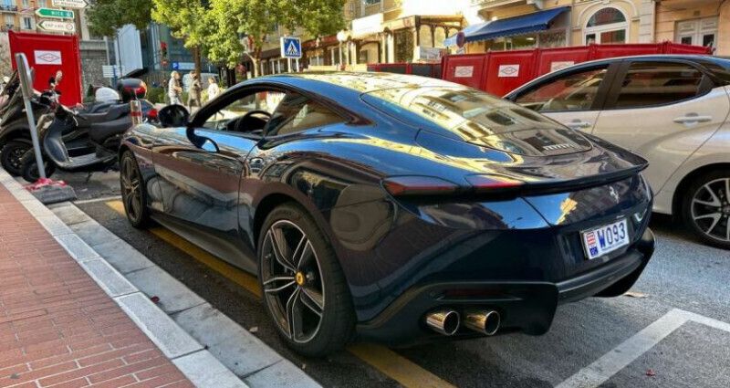 Bleu Occasion 2022 Ferrari Roma Coupé | 214 900 € - Image 1/4
