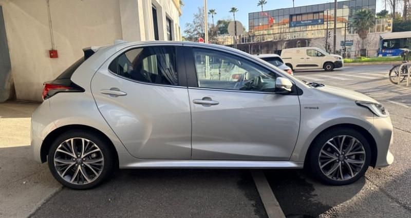 Occasion Toyota Yaris Hybrid 92 ch (67 kW) 2021 Gris Citadine