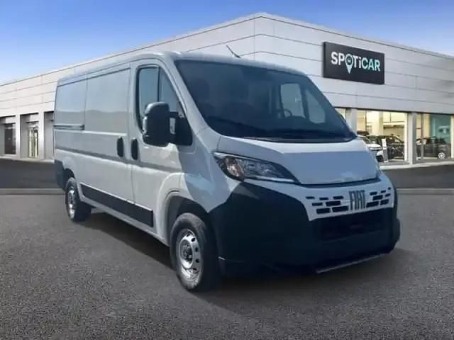 Blanc icy Nouvelle 2025 Fiat Ducato S Van | 31 980 € (Prix juste) - Image 1/4