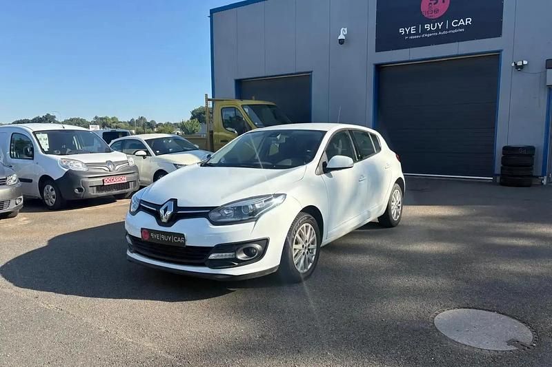 Blanc Utilisé 2014 Renault Mégane III Zen Berline | 4 990 € (Prix juste) - Image 1/4