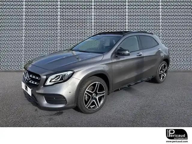 Gris Utilisé 2019 Mercedes GLA200 SUV | 26 990 € - Image 1/4