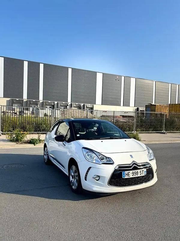Utilisé 2012 Citroën DS3 Chic Berline | 5 600 € - Image 1/4