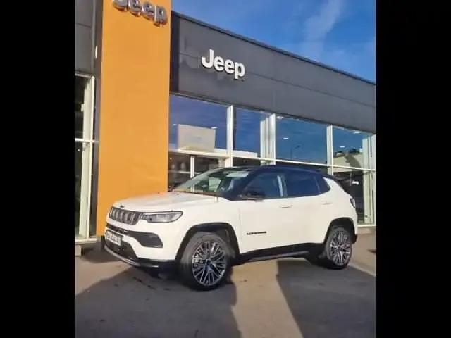 Alpine white+toit noir Nouvelle 2025 Jeep Compass Summit SUV | 41 690 € (Prix cher) - Image 1/4