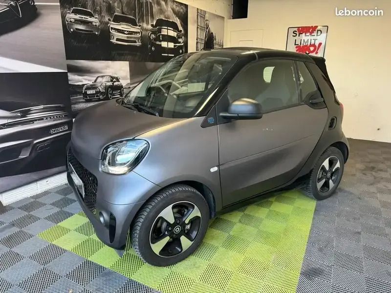 Gris Utilisé 2021 Smart ForTwo Electric Drive Passion Cabriolet | 14 990 € - Image 1/4