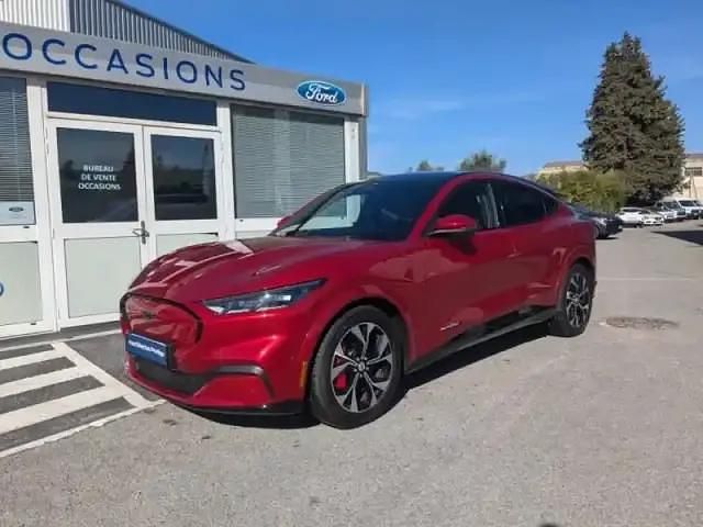 Rouge Occasion 2022 Ford Mustang Mach-E Extended Range SUV | 36 421 € (Prix juste) - Image 1/3
