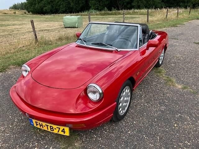 Rouge Utilisé 1992 Alfa Romeo Spider Cabriolet | 14 250 € - Image 1/4