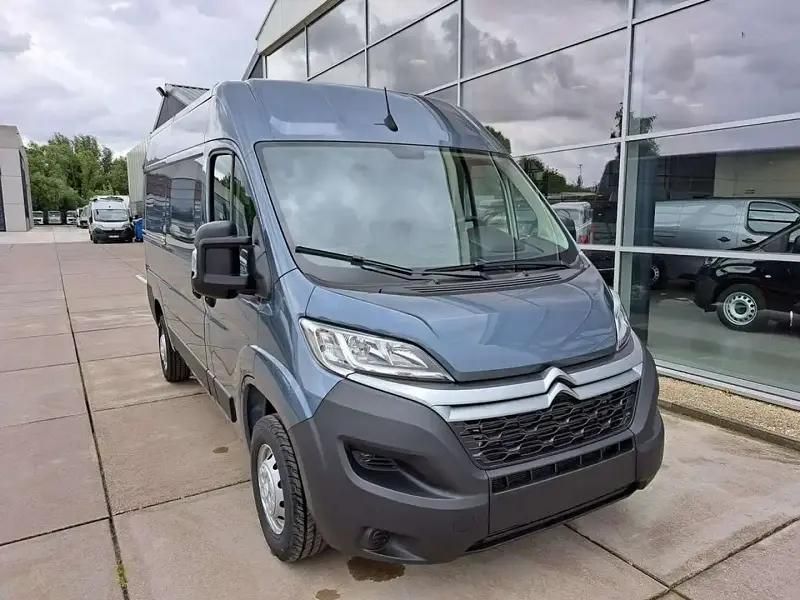 Gris Utilisé 2023 Citroën Jumper Monospace | 34 150 € - Image 1/4
