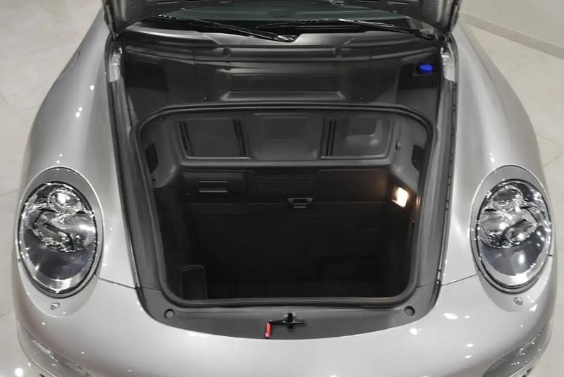 Utilisé 2006 Porsche 911 Carrera 4S Coupé | 72 500 € - Image 1/4