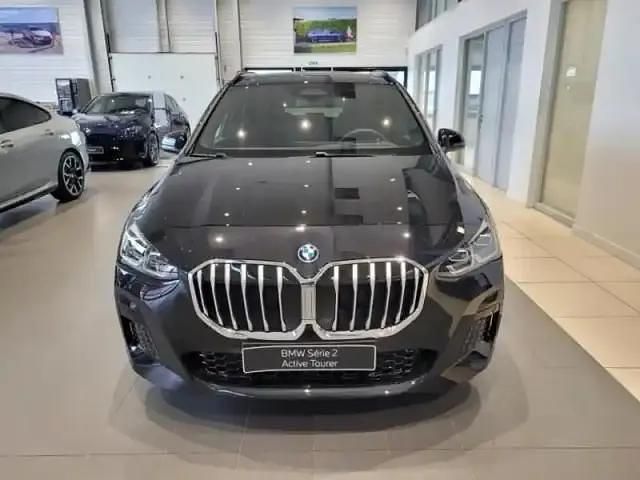 Nouvelle BMW 225 Active Tourer M Sport 15 ch (11 kW) 2025 Saphirschwarz métallisé Monospace