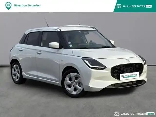 Occasion Suzuki Swift 2024 Pure white pearl métallisé Berline