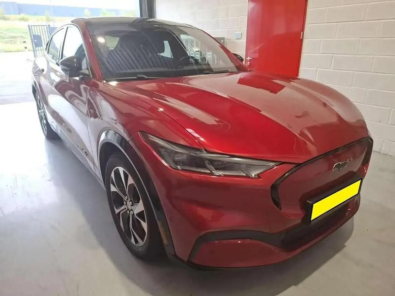 Rouge Utilisé 2022 Ford Mustang Mach-E Extended Range SUV | 26 646 € (Super prix) - Image 1/4