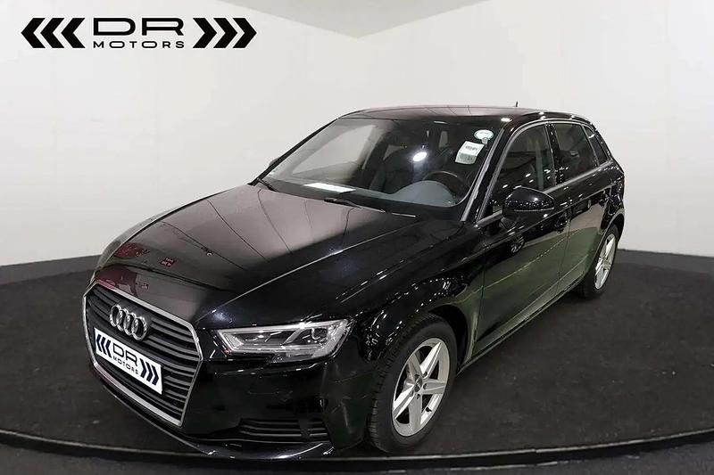 Noir Utilisé 2019 Audi A3 Berline | 16 995 € (Bon prix) - Image 1/4