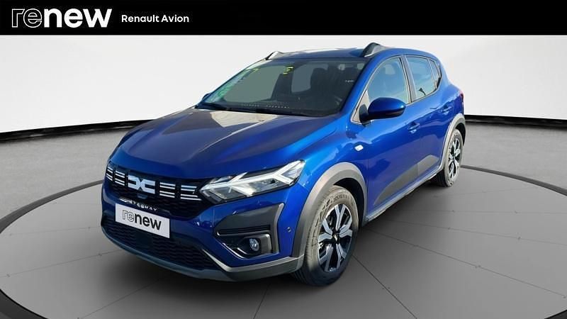 Bleu Utilisé 2024 Dacia Sandero Expression Citadine | 16 900 € (Prix assez cher) - Image 1/4