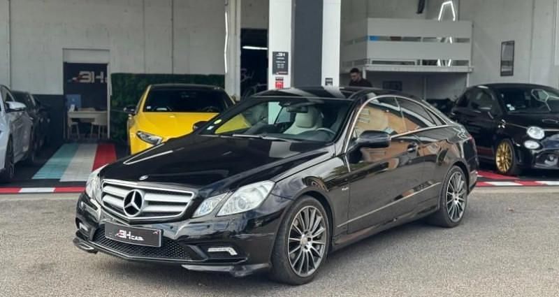 Noir Utilisé 2009 Mercedes V230 Monospace | 13 990 € - Image 1/4