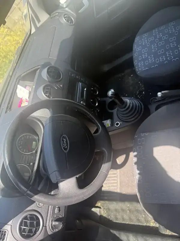 Utilisé 2005 Ford Fusion Trend Monospace | 1 900 € - Image 1/4